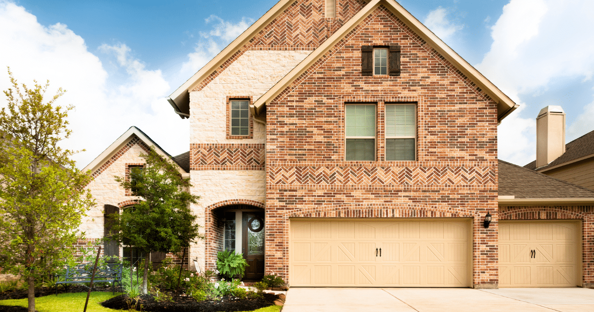 Can a Garage Door That Came Off the Tracks Be Repaired?